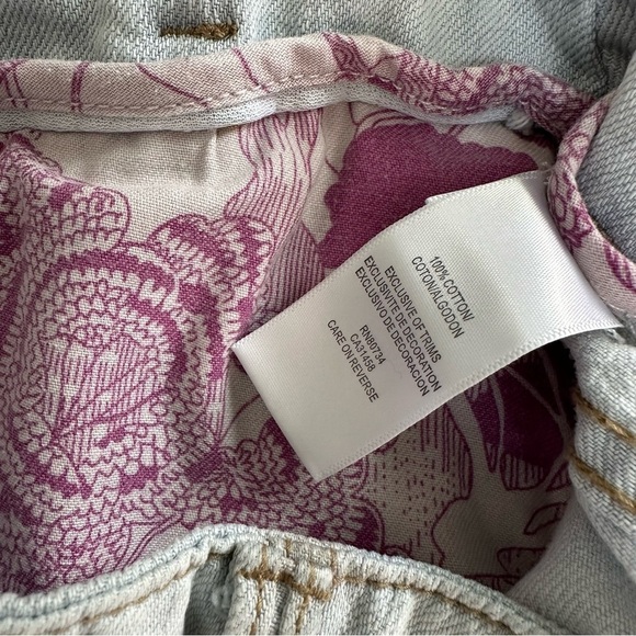 BCBGeneration Vintage 90s Light Denim Wide Leg Flare Jeans, 28 - Picture 13 of 13